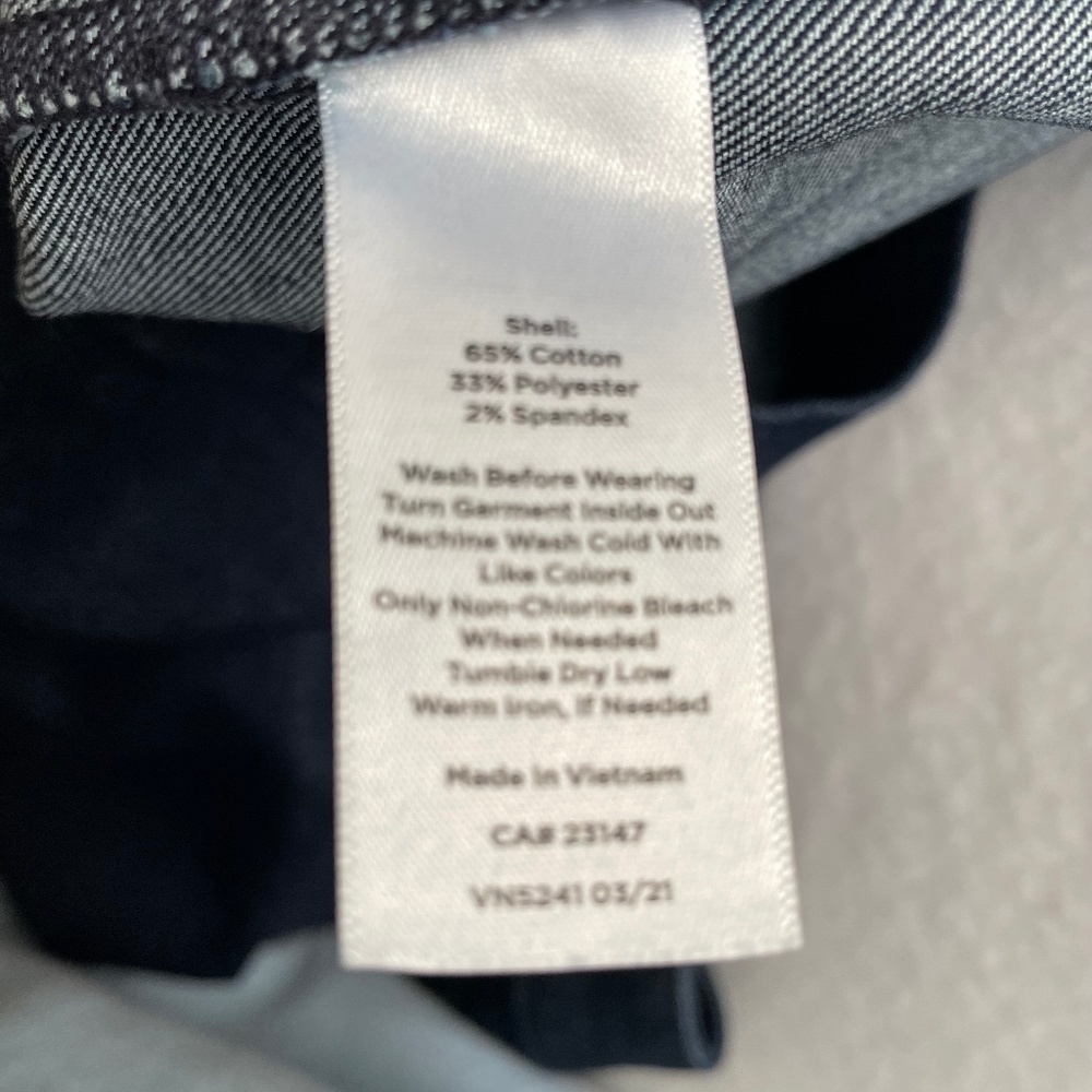 Talbots Jean Skirt in Dark Wash Denim with Back Slit in Size 16 - Picture 6 of 9